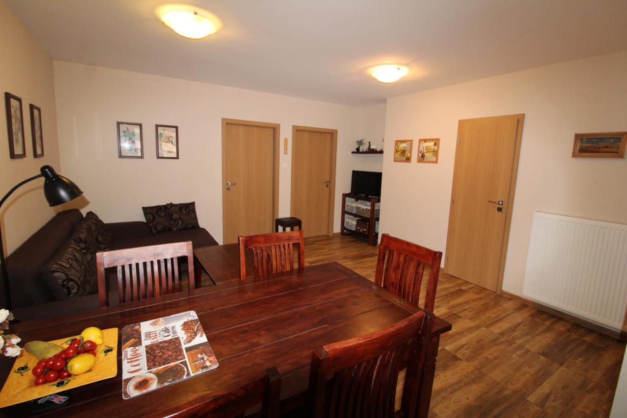 Apartman Baska Veľký Slavkov Extérieur photo